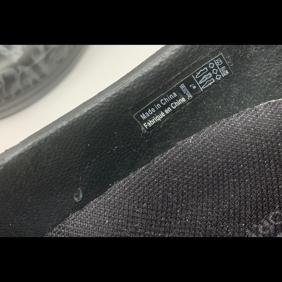 Crocs Flower Pattern - Picture 6 of 7